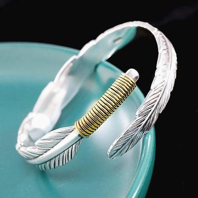 Retro Europäisch-Amerikanisches Offenes Federarmband - Personalisiertes Modeaccessoire