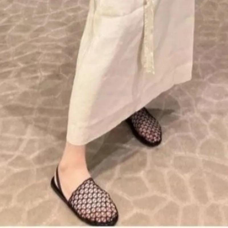 Fashion Ladies Shoes 2024 New Closed Toe Slip on Women's Slippers Summer Breathable Mesh Solid Light Flat Casual Comfortable Slippers