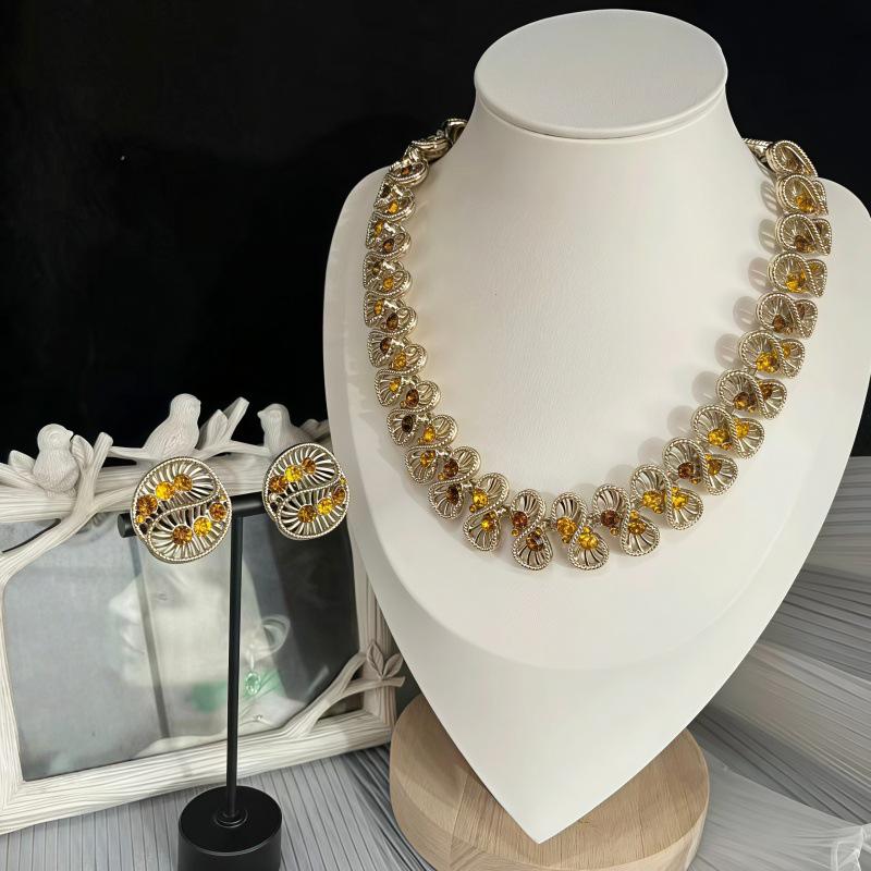 Original Design Yellow Diamond Inlaid Earrings and Necklace Set – Personalized and Versatile High-End Feel