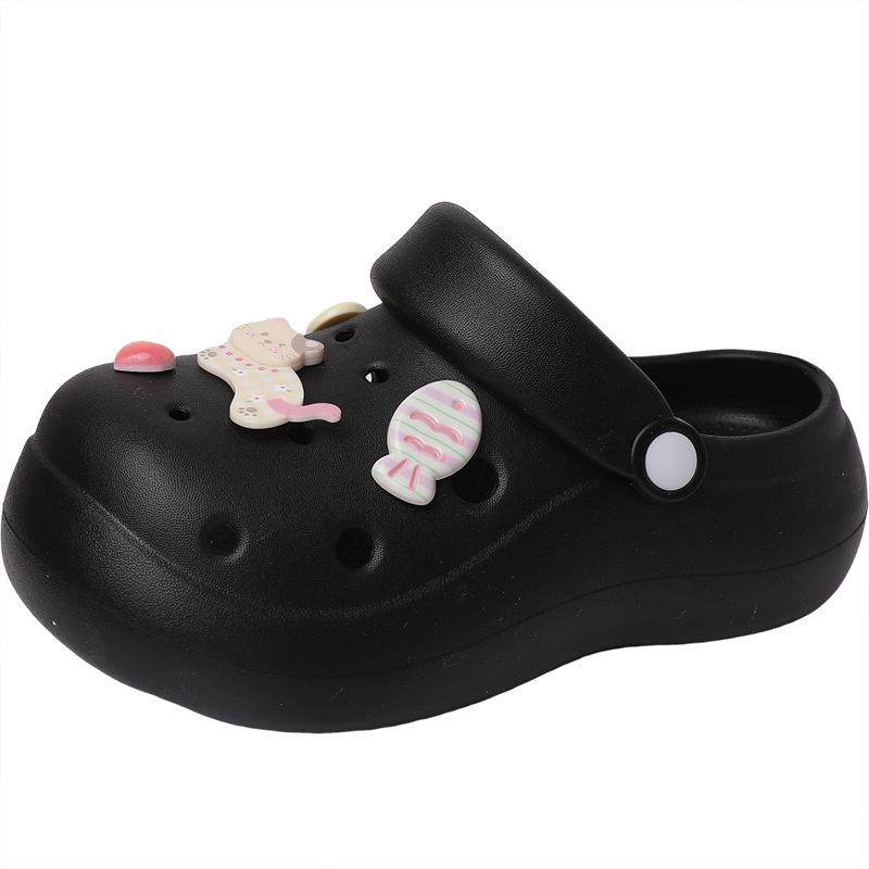 Cute Cartoon Hole Shoes Women's 2025 Summer New Stepping On Shit Soft-soled Sandals Women's Slippers Summer Wear Beach Shoes