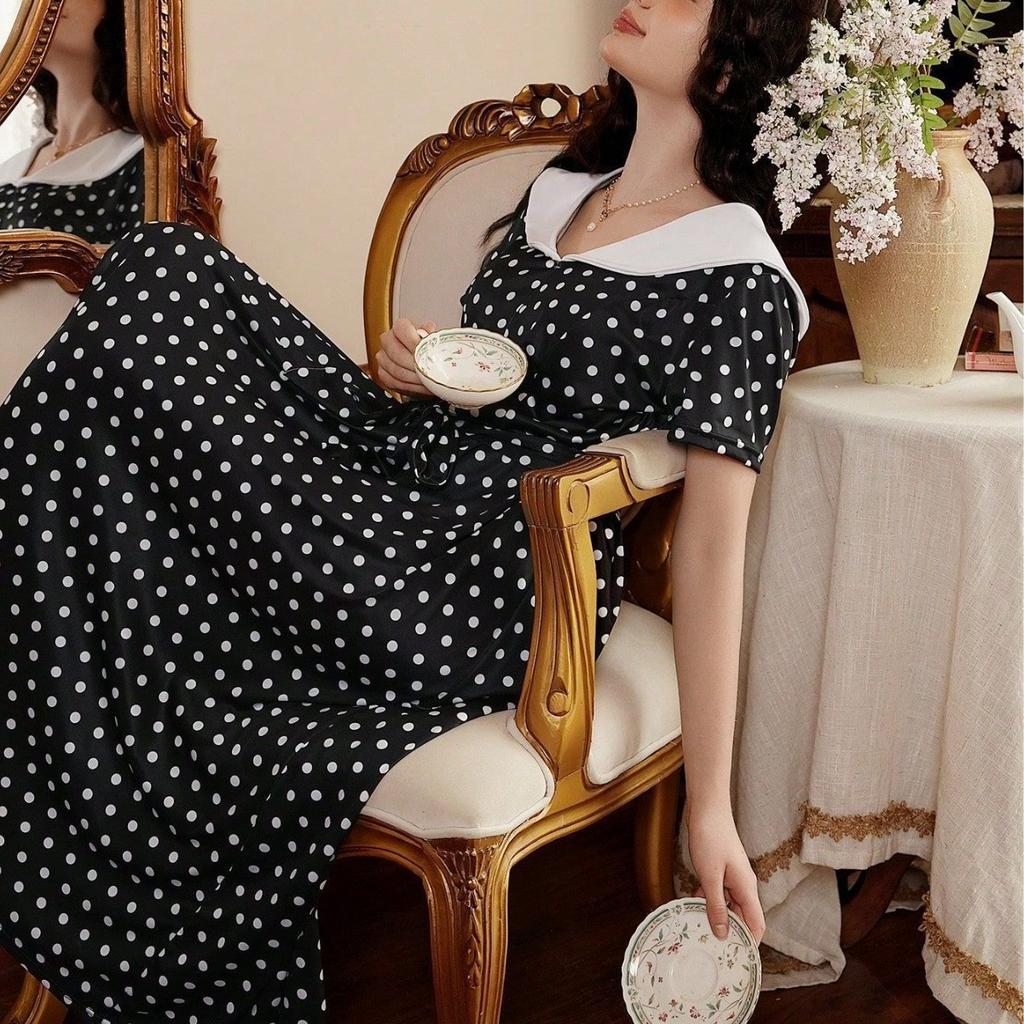 Dot-check Collar Short-sleeved Fitted Summer Dress with A Waistline for Slimming Effect and A Laced Retro-style Collar for Women