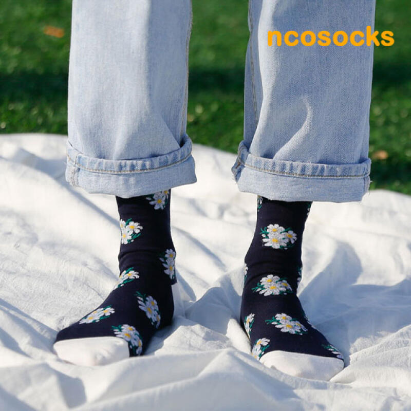 Romance Flower Women s Socks 4-Pack Set white