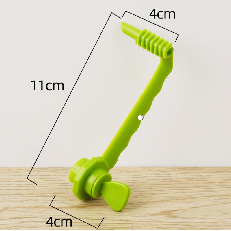 

Tool for Cutting Vegetables and Fruits Into Shapes