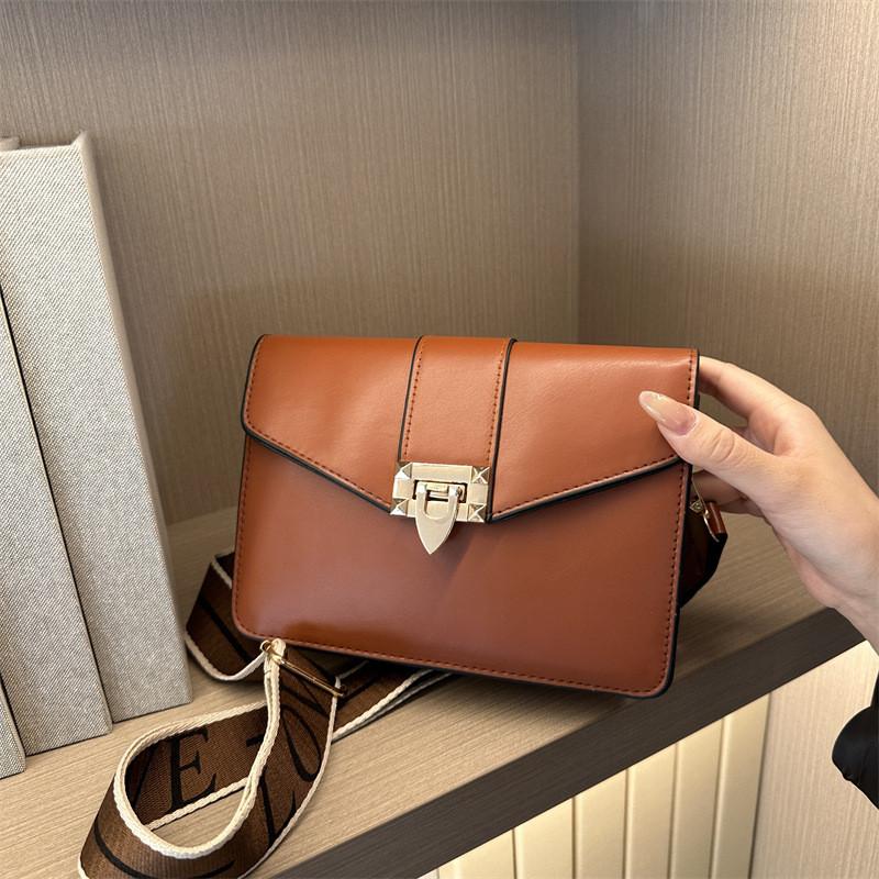 Simple Solid Color Gold Buckle Decoration Women Single Shoulder Square Bag