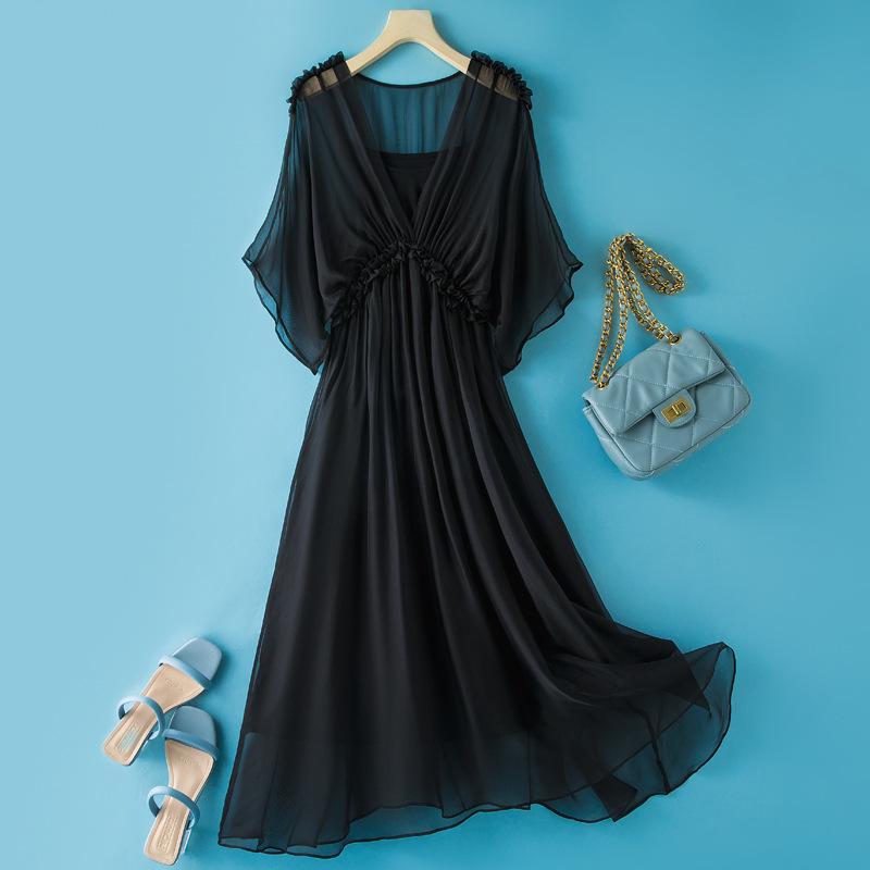 

Женское летнее длинное шелковое платье с оборкой - простое, однотонное Small