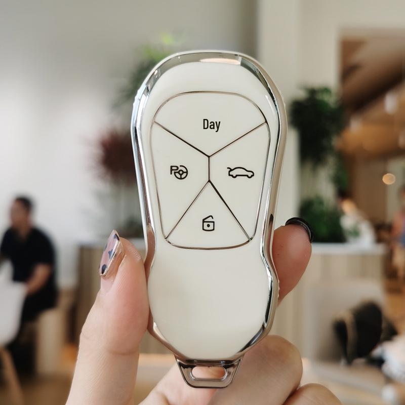 Xiaopeng P7/G3 2021-2022 Car Key Protective Cover with Buckle for Men & Women