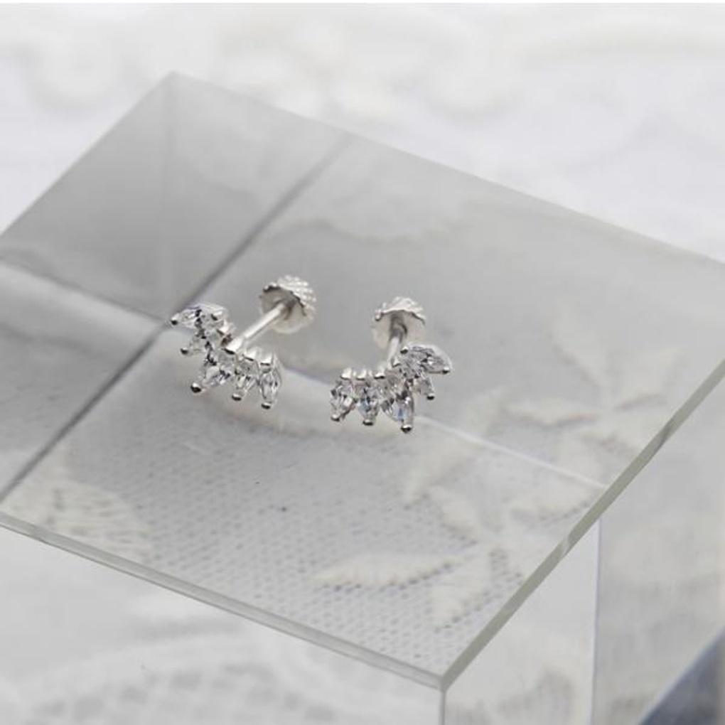 Women's Daily Accessory Sari Cubic Line Piercing