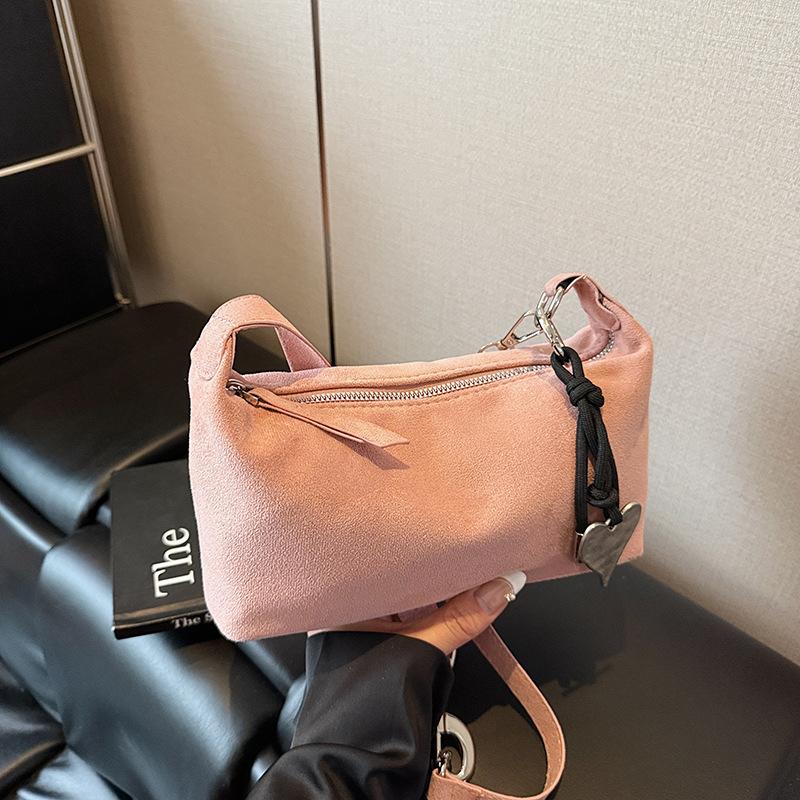 

Модная нишевая сумка высокого класса женская 2025 новая универсальная на плечо подмышку сумка для выхода маленькая сумка