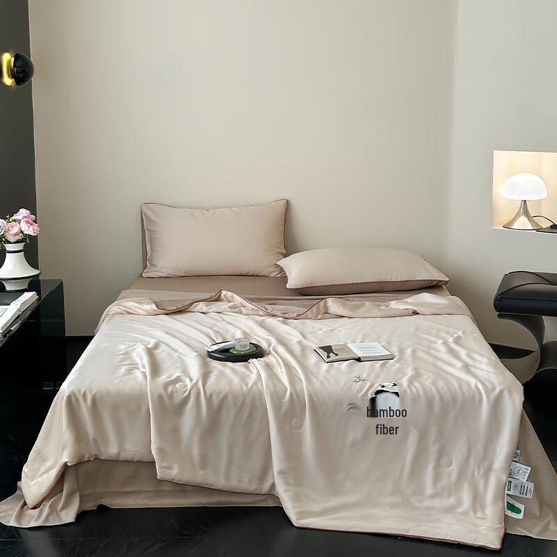 

Летнее одеяло Southern Life из тенселя с протеином шелкопряда