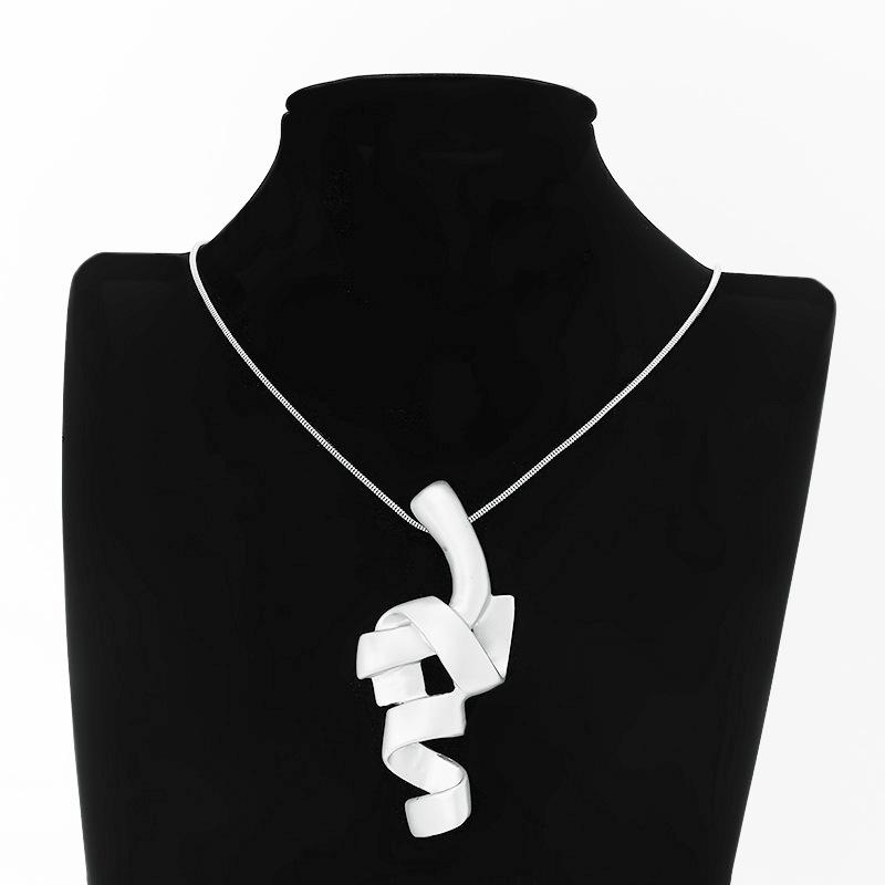 Necklace Vintage Long Necklace Geometric Pendant Ladies Alloy Sweater Chain