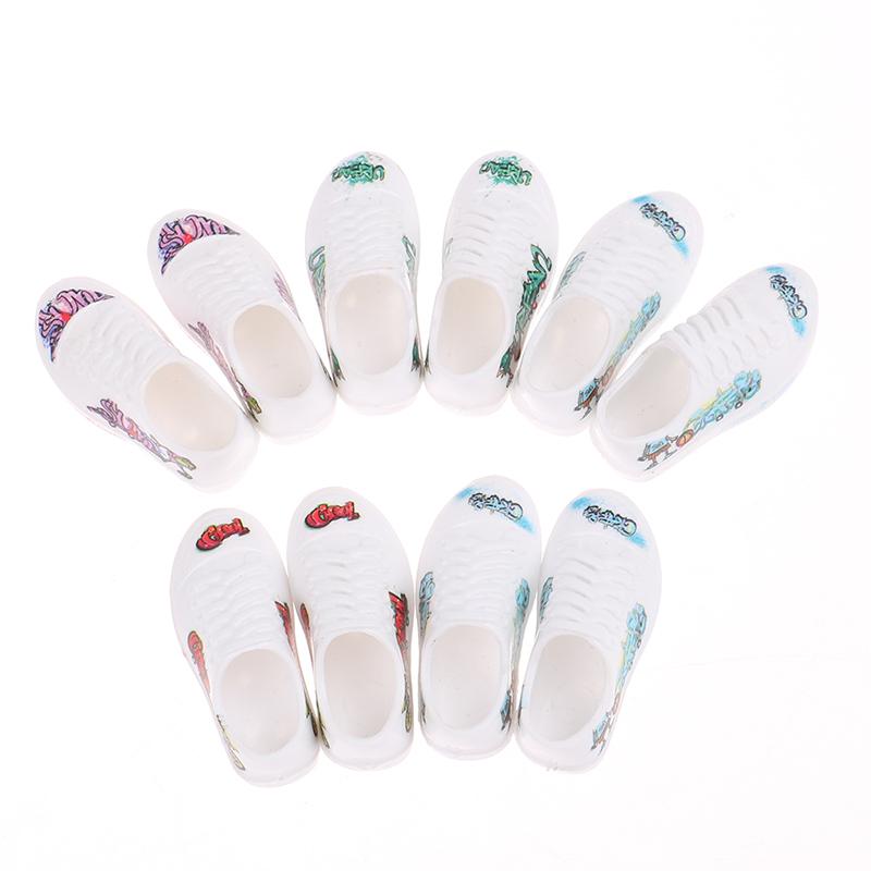 Finger Toy Shoes Mini Skateboard Shoes Sports Shoes Finger Scooter Kids Toy Gifts