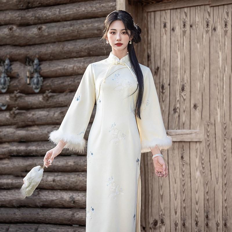 Womens Long Sleeve Chinese-Inspired Qipao Dress Winter Thick Velvet Embroidered Retro Style With Flying Sleeves