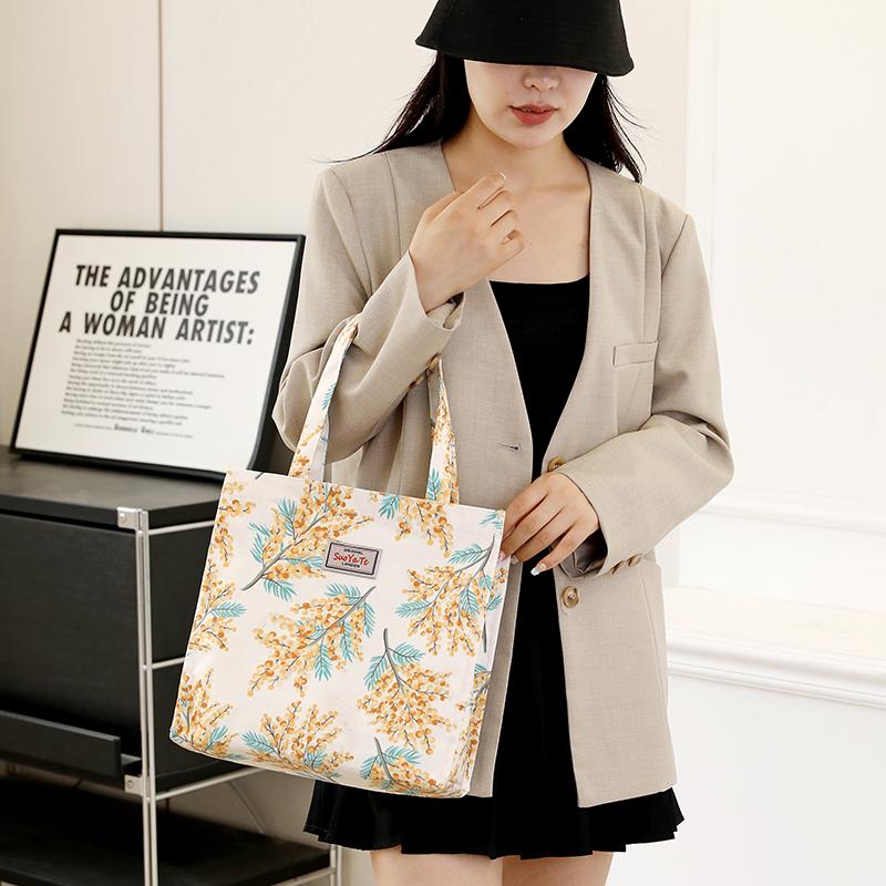 Women's Large Capacity Letter Print Handbag Nylon Shoulder Bag Student Tote Bag