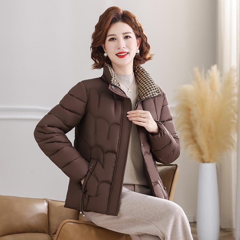 

Женская куртка Осень Зима Легкое Пуховое Хлопковое Пальто Женское Воротник-стойка Повседневная Короткая Теплая Верхняя одежда Дамы XXXXXXL кофейный