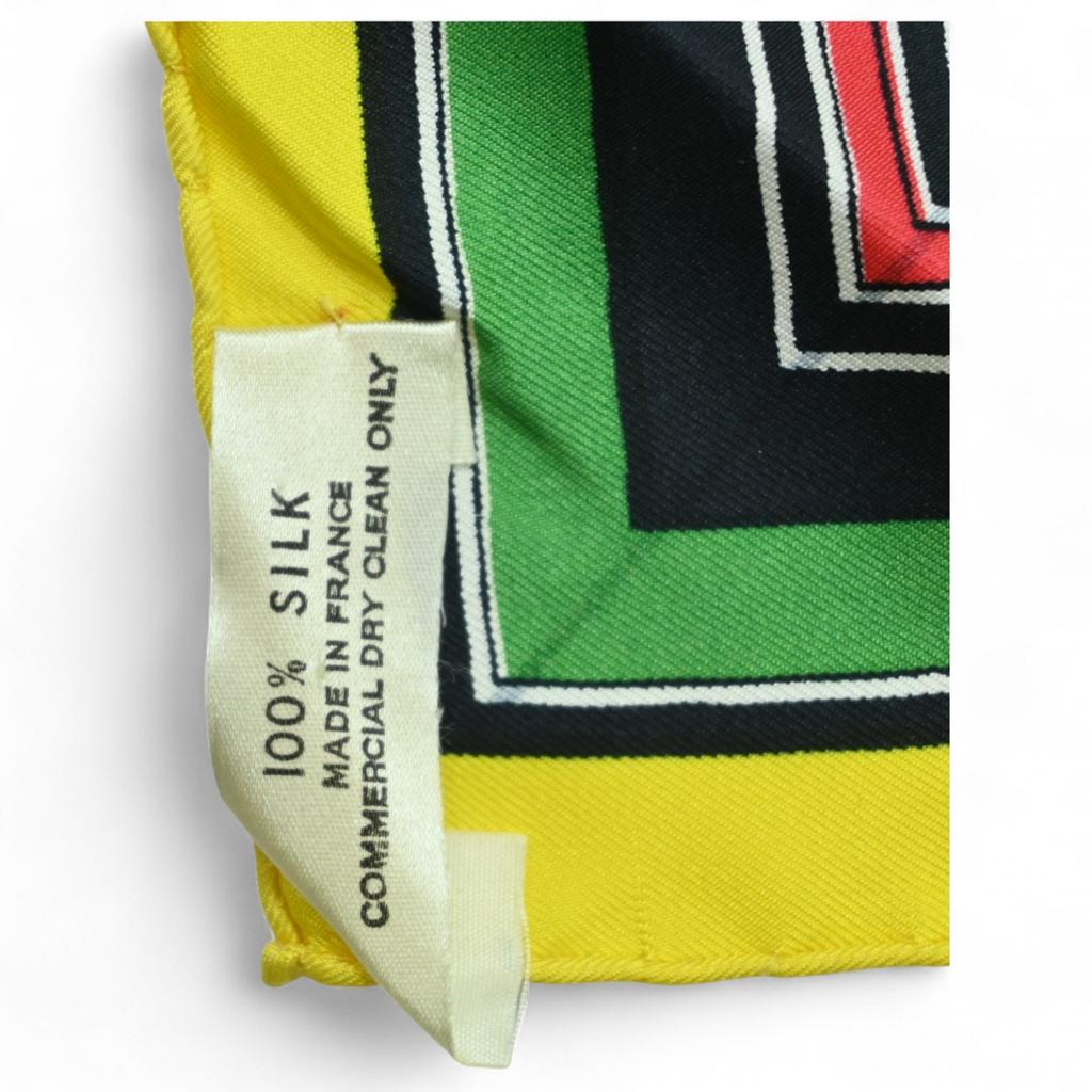 Auth HERMES Carre 90 Scarf Couvertures Et Tenues De Jour Silk He5517rr Used