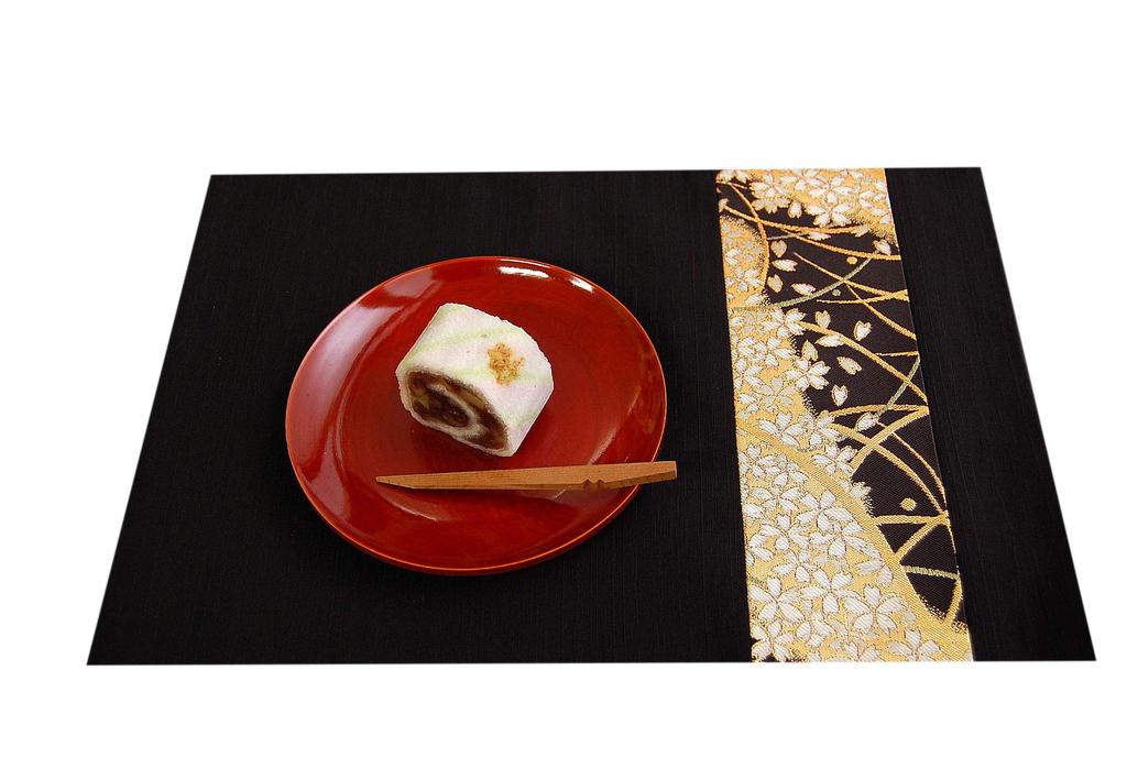 tea mat with a Japanese gold Japanese-style pattern, brocade, obi-style (Miyabi)