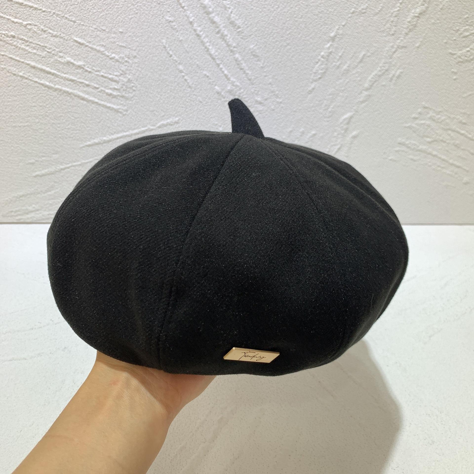 

Черная буква маленькая этикетка берет женский сезон ретро универсальный лицо маленькая теплая дорожная шляпа художника Bud M（56-58cm） чёрный