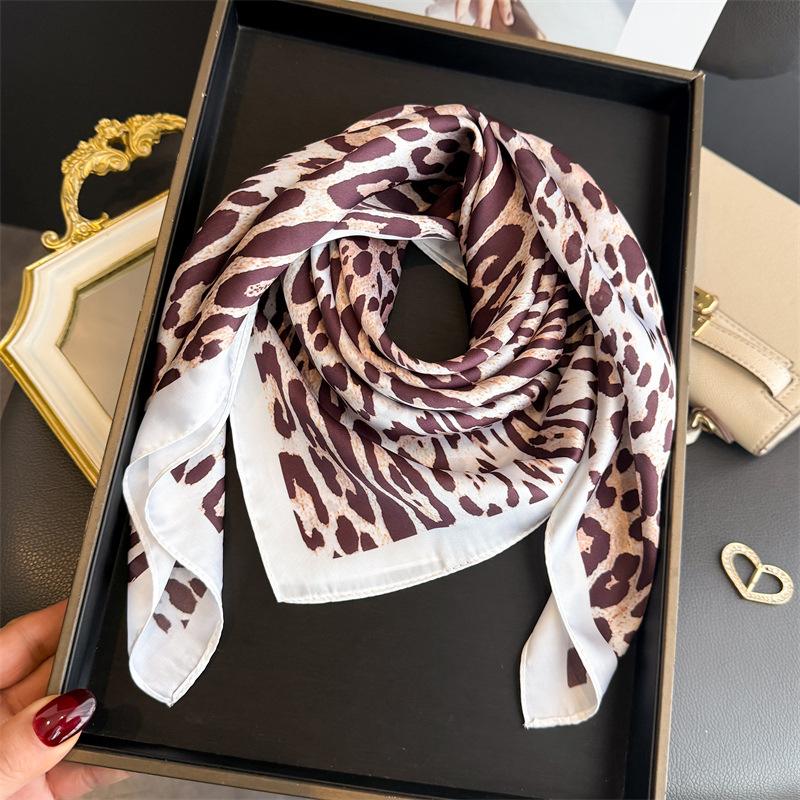 Leopard Print Polyester Scarf Women Fashion Sunscreen Neck Scarf