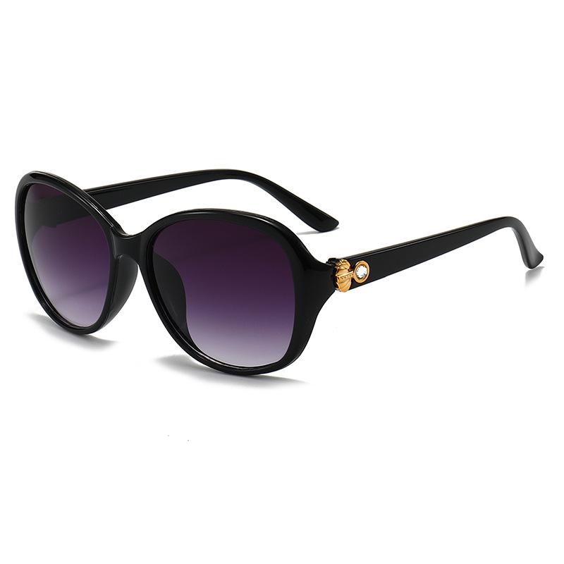 

Diamond-Encrusted Sunglasses Large Frame Running Rivers And Lakes Age-Reducing Sunglasses Driving Uv-Proof Street Stall Solid Glasses