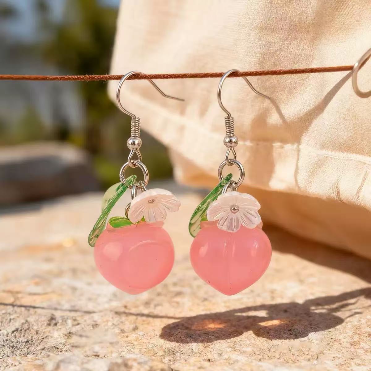 Модные серьги-подвески для женщин