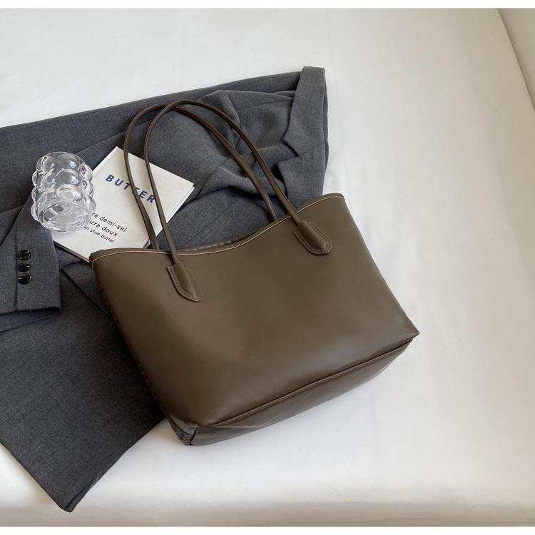 

2025 commuter portable large-capacity bag women s new Korean version casual underarm tote bag retro fashion shoulder bag темно-коричневого