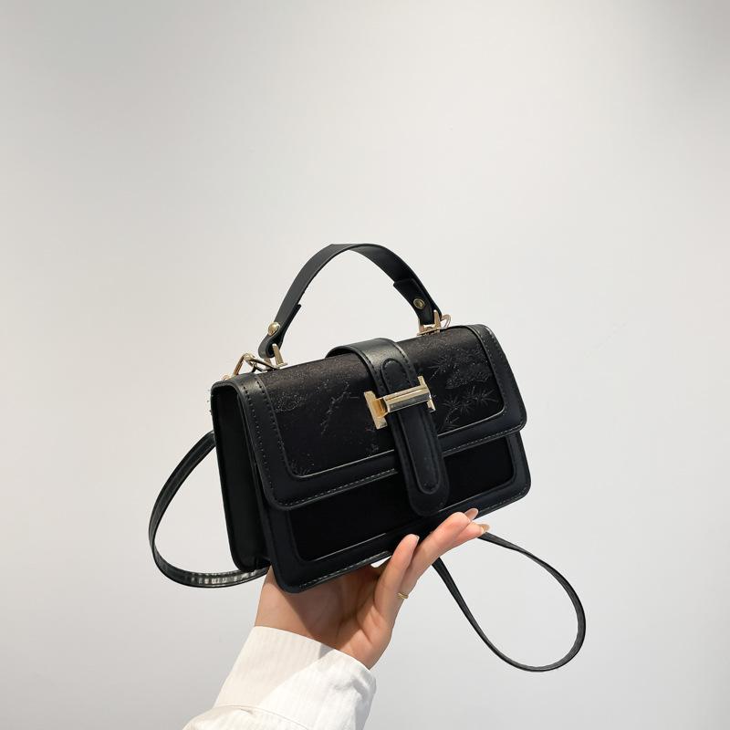 2025 new fashion embroidered shoulder small square bag beautiful hand carry messenger bag