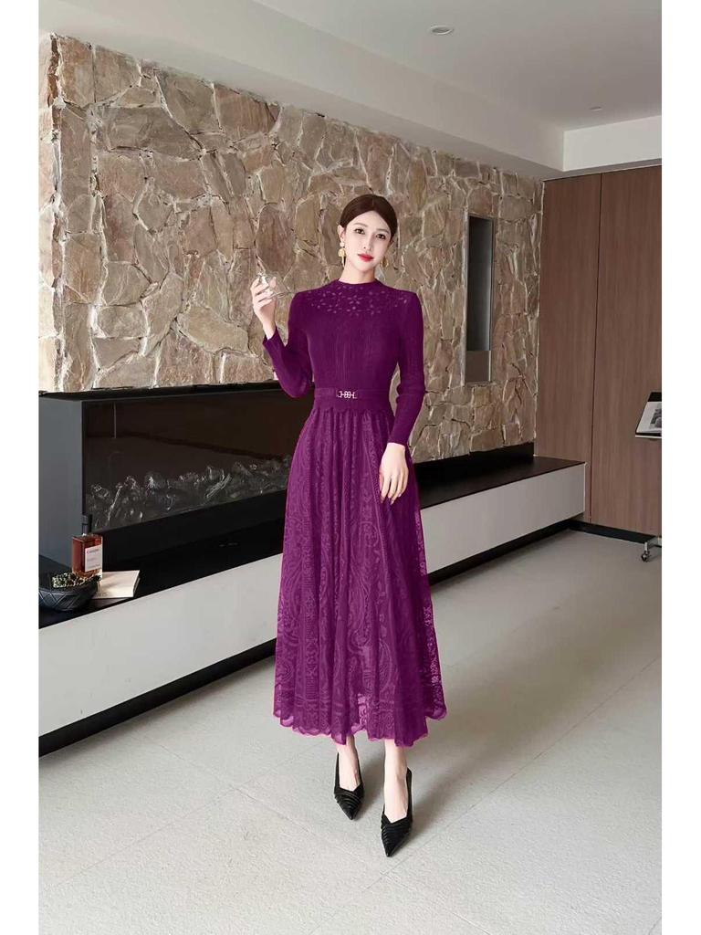 Velvet Plus Size Long Dress with Hollow Lace – Elegant, Slimming, and European-American Style