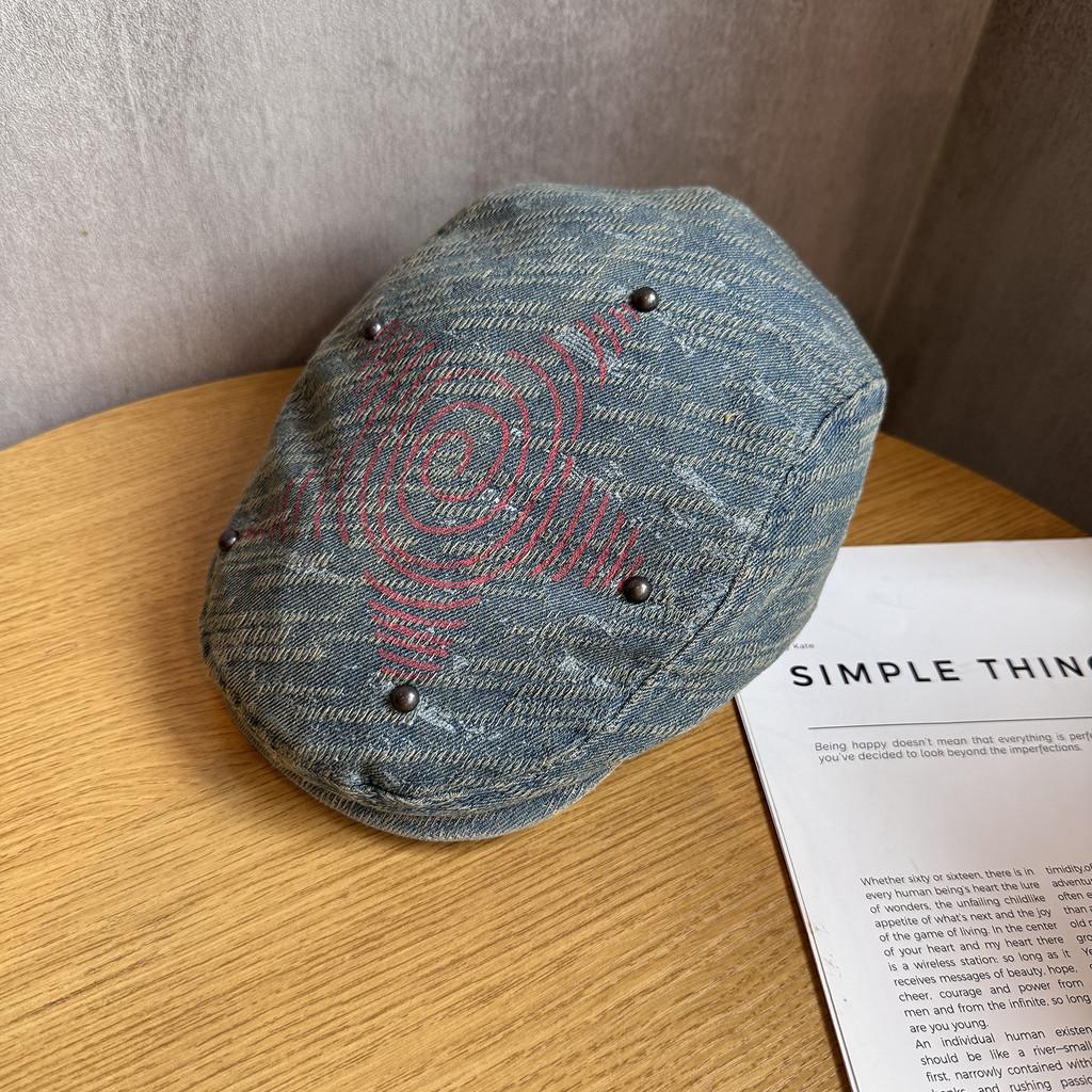 

Small Star Pattern Flat Top Cap For Women With Cotton Topping And Sun Blocker For Casual Wear сірий колір