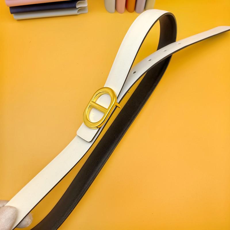 Ceinture CD en Cuir pour Femme Largeur 2,5 cm - Tendance, Polyvalente, Fashion, Accessoire de Taille Décoratif pour Jeans et Jupes.