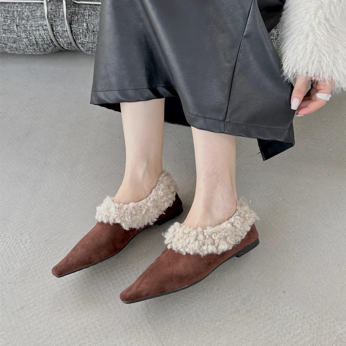 

Флис для сохранения тепла 2025 года, новые замшевые туфли с острым носком на плоской подошве из хлопка, тонкие плоские каблуки, модная пушистая обувь, верхняя одежда для женщин 40