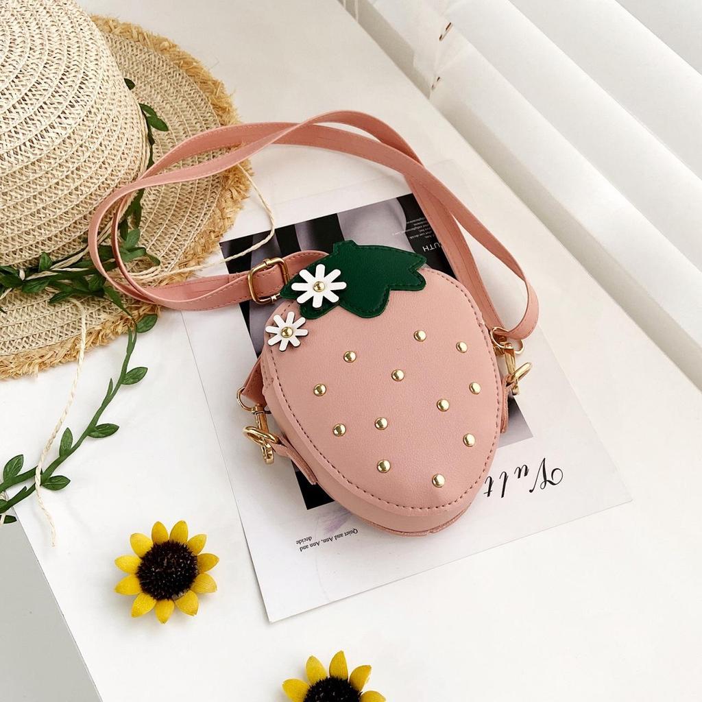 2025 Summer Korean-Style Girls' Crossbody Bag - Cute Strawberry Fashion Accessory for Little Girls