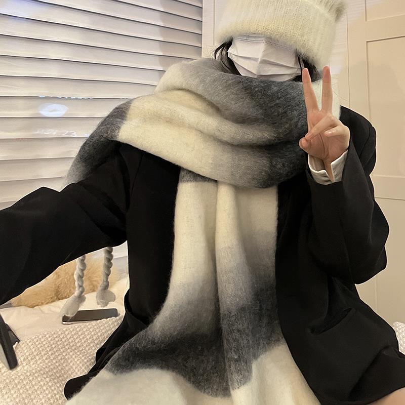 Luxuriöser Farbverlauf Mohair Patchwork Schal: Dicker, warmer Winter-Nackenschal für Damen, Schal im koreanischen Stil aus Imitat-Kaschmir.