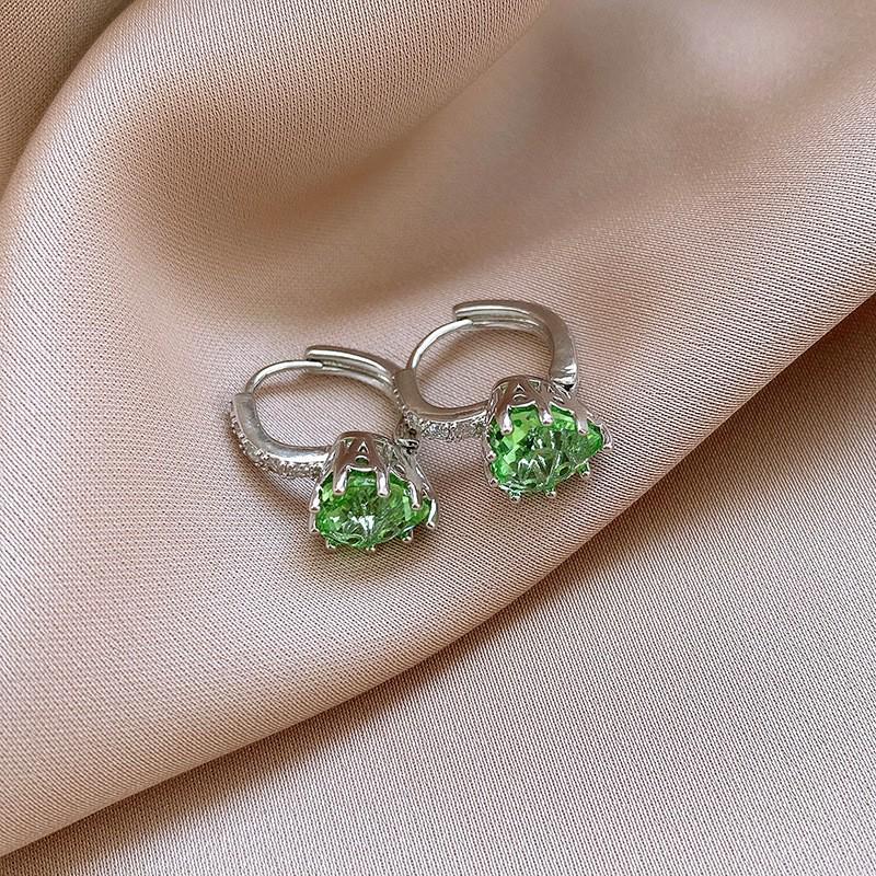 

Европейские и американские серьги-пусеты с геометрическим дизайном в виде цветка из зеленого циркона – Роскошный, универсальный дизайн