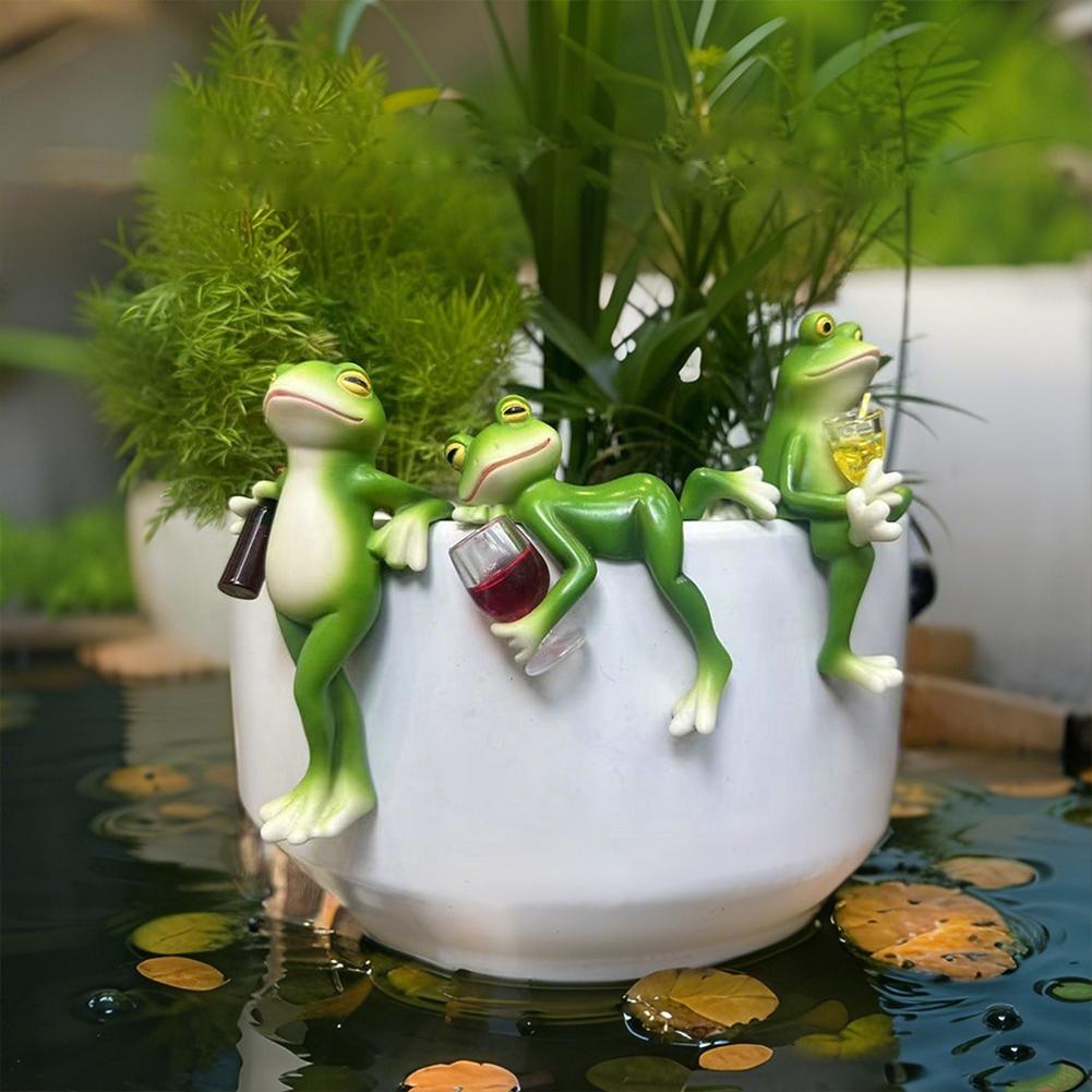 Funny Drinking Frog Statue Flower Pot Hugger Resin Hanging Frog Figurine Miniature Frog Figurine for Flower Yard Lawn Ornament