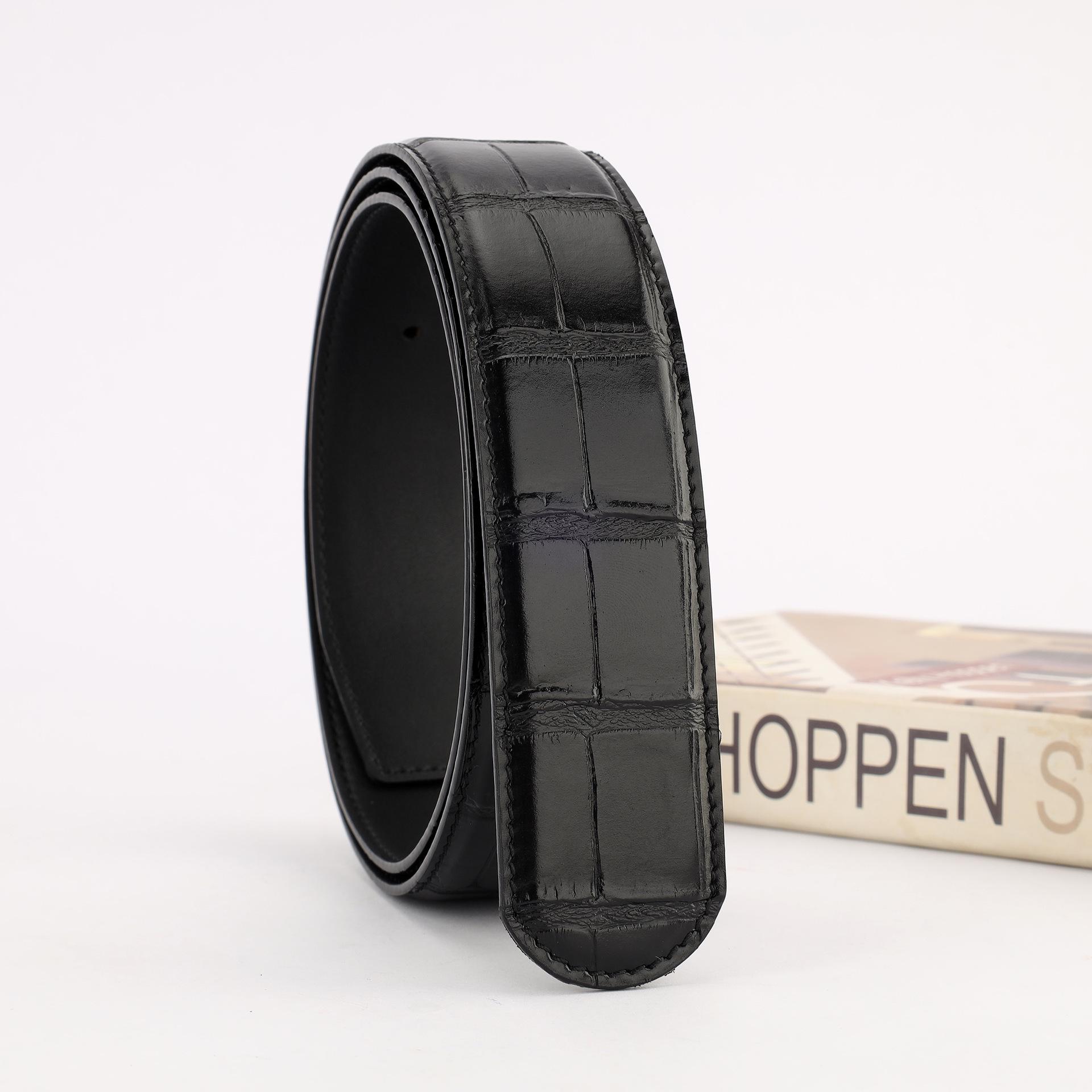 

Ремень из коровьей кожи высшего зерна с тиснением под крокодила и пластиковой пряжкой, ширина 3,8 см 100 cm