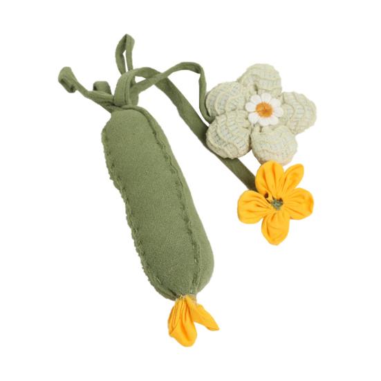 

Cat Toy with Cucumber Shape Scratch Resistant Pet Toy Built-in Sound Interactive Teaser Toy for Cat зелёный