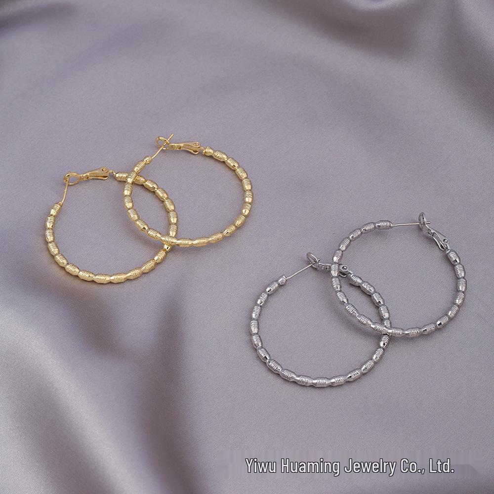 Hong Kong Style Vintage Minimalist Hoop Earrings for Round Face, 2025 Edition