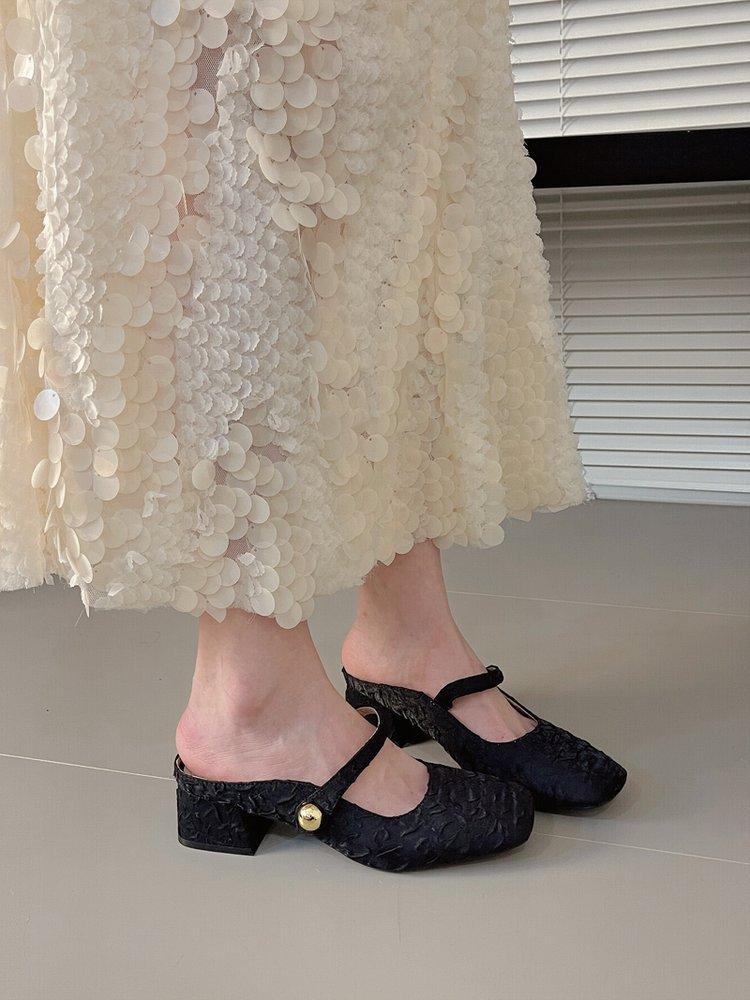 French Xiaoxiangfeng thick heel bag head half slippers women's summer wear 2025 new with skirt high heel muller shoes single shoes