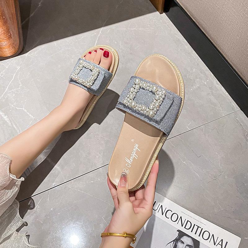 Mode Luxus Perlenschnalle Pantoletten Frau String Perlenbesetzte Schuhe Sommer Flache Sandalen Gemütliche Schlupf-Hausschuhe Weibliche Babouche Flip Flops Damen
