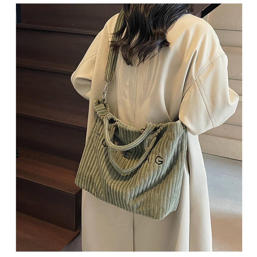 Schultertasche mit großem Fassungsvermögen, Damen-Schultertasche, Beliebte und vielseitige gestreifte Samt-Damentasche, Tragetasche mit Buchstaben