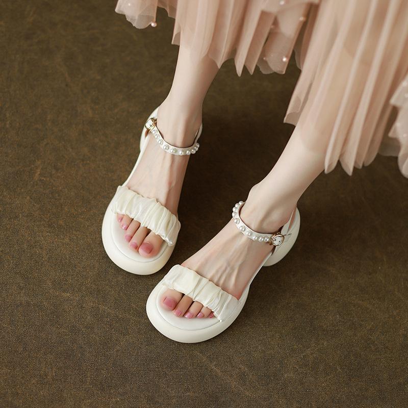 

Мягкая кожа сетка толстая подошва увеличивающие рост сандалии с открытым носком женские летние новые праздничный стиль универсальные жемчужные высокие каблуки 35