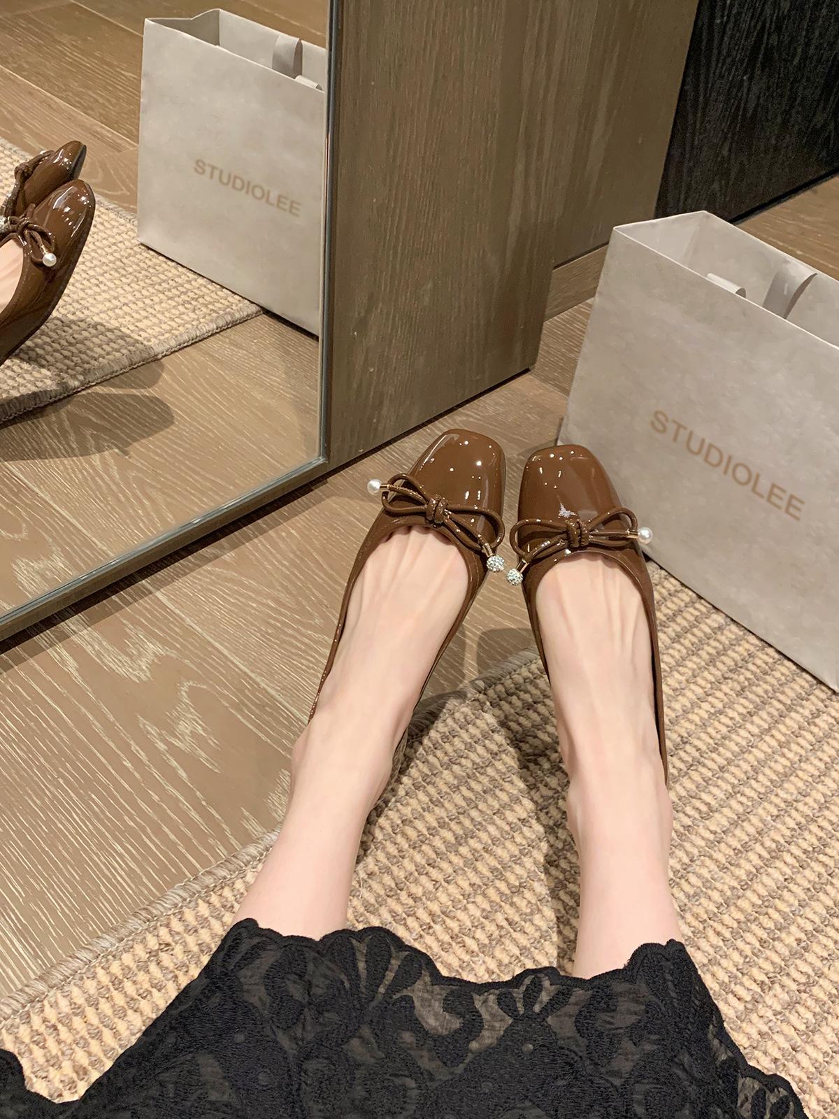 

Sheepskin version of grape mother, the same classic round head bow light mouth exquisite pearl ballet shoes women s flat shoes 35