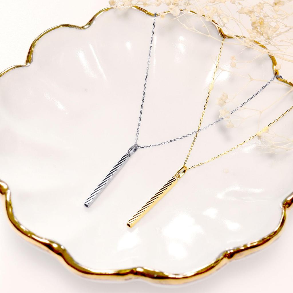 Lala Christie 18K Gold Bar Necklace with 18K Gold Design Women's (lp51-0024-yg)