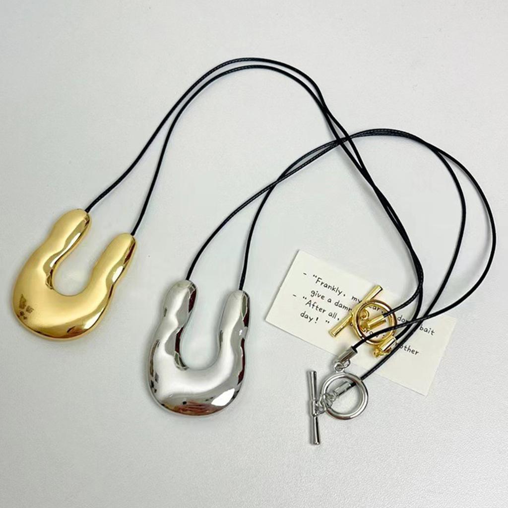 U-Shape Horseshoe Pendant Necklace for Women Black Rope Statement Necklaces Simple Choker Party Jewelry for Girls Women