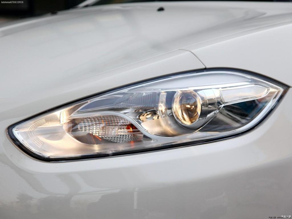 Compatible for 12-17 GAC Fiat Viaggio/Ottimo Black Plastic Headlight Back Shell