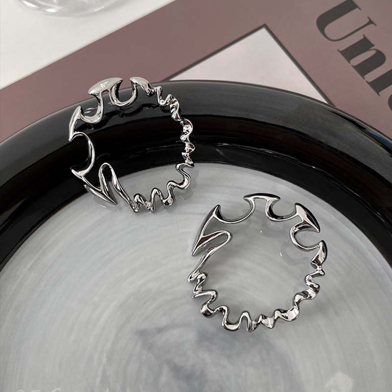 Punk Irregular Notes Dangle Earrings for Women Exaggerate Twist Metal Style Personality Punk Ear Accessories Fashion Jewelry