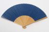 fan with fan in a presentation made in Japan navy [Hasegawa] Men's Kyoto-style case, box, (Seigaiha pattern, blue)