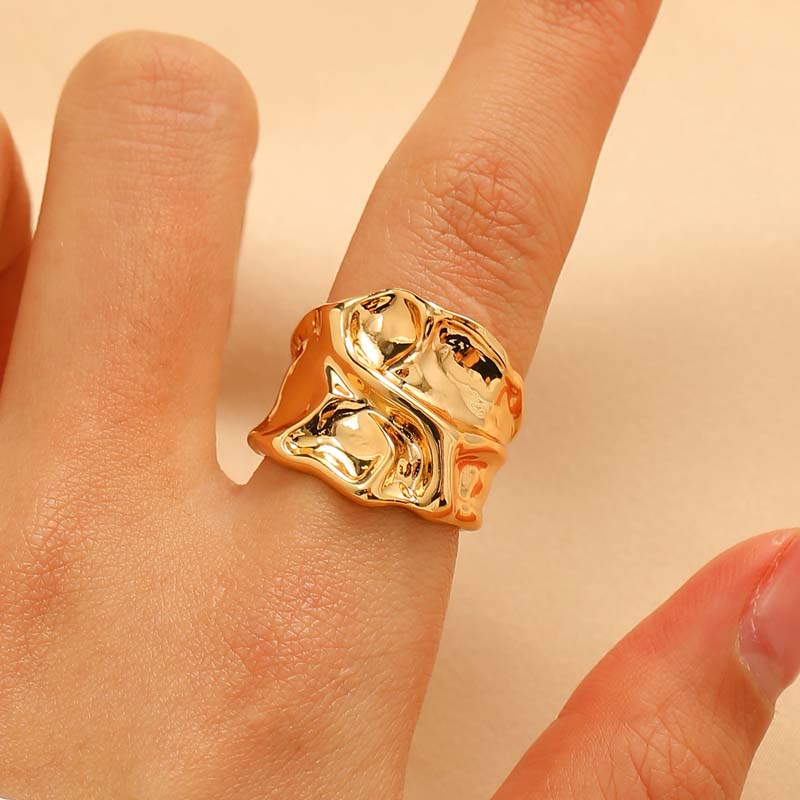 Fashion Gold Color Irregular Wrinkled Texture Wide Opening Rings for Women Vintage Metal Hollow Geometric Ring Zircon Gift