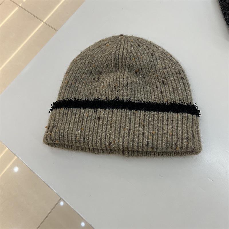 New autumn and winter big head circumference warm thickened knitted hat striped face small wool hat women