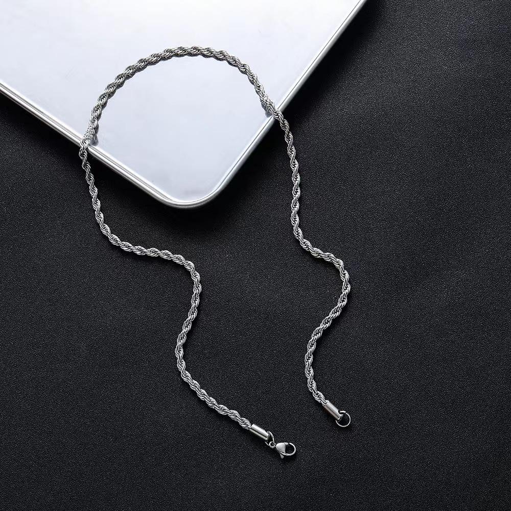 Collana unisex a catena twist: Stile Hip-Hop Ispirato a Giappone e Corea del Sud in Acciaio Inossidabile